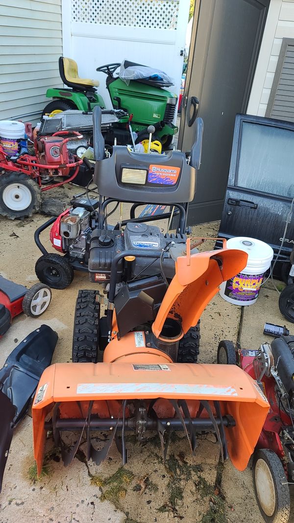 Husqvarna 10530SBE snow blower for Sale in Hazlet, NJ OfferUp