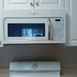 Microwave/brand new good condition