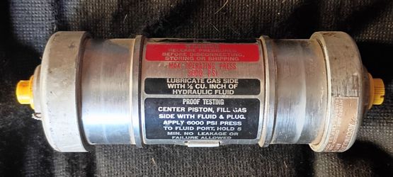 Parker Aerospace Hydraulic Accumulator