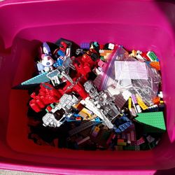 Large Tub With Loose Legos, Two Legos Kits And Some Lego Figures