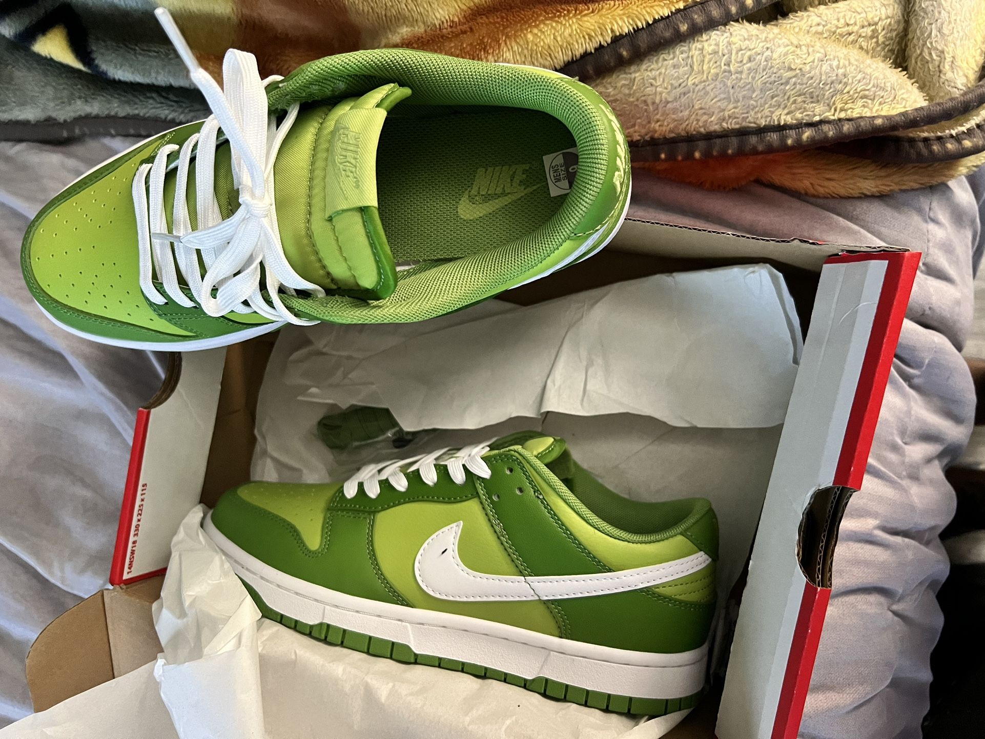 Dunk Low Retro Chlorophyll Size 9