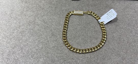 Gold Curb Bracelet 