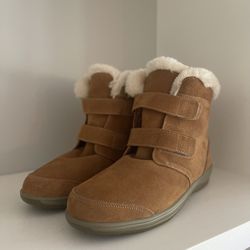 Cute Women’s Fur Boots
