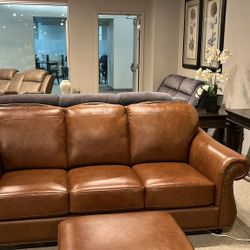 Ellyboro Living Room Set

💥👈Financing Available Only $10 Down Payment🥳