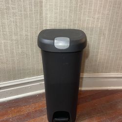 Step Trash Can 13.5 Gal