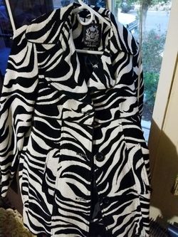 Gorgeous Jacket. Perfect for this Holidays....