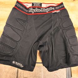 Troy Lee Designs LPS6705 Protective Shorts. Medium Size 