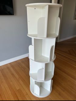 Spinning book shelf