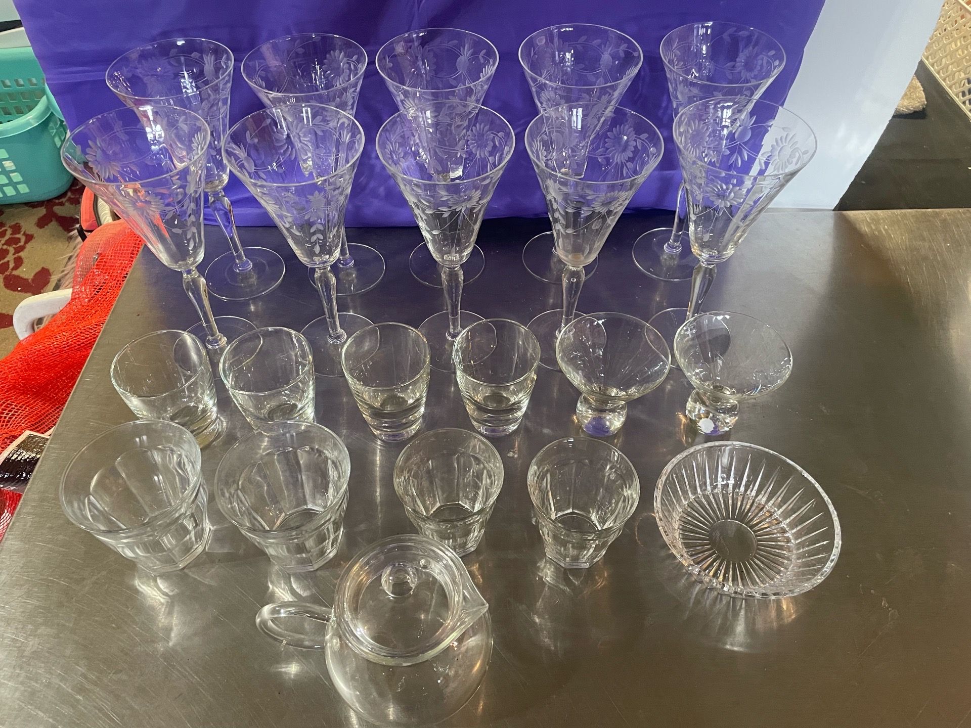 Crystal glass drinking set