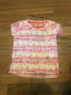 Girl shirt with peace signs, butterflies and hearts size 7