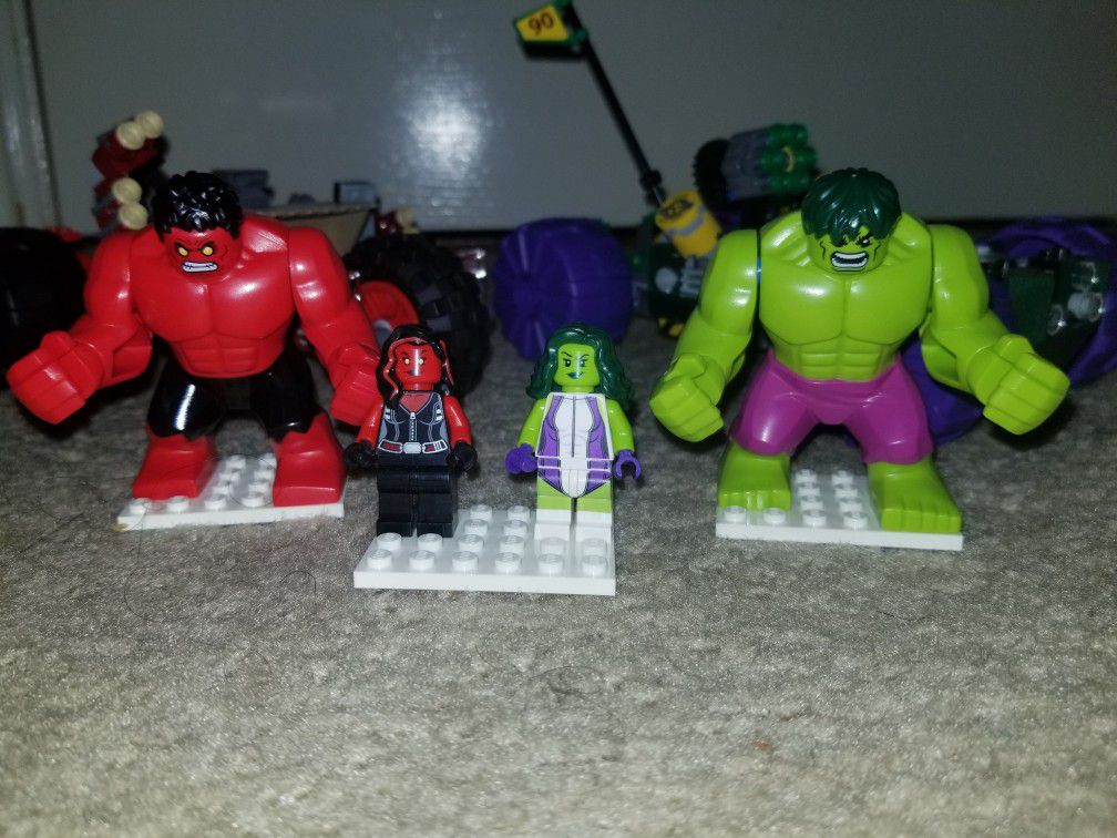 Lego Hulk Set And Minifigures 