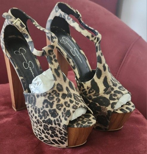 New Jessica Simpson Dany platform Leopard print / Wood. Size 9B.