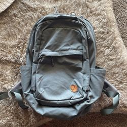 Fjall Raven: Raven 28L Daypack 