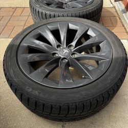 Tesla Model S 19” wheels and tires