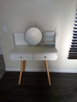 White vanity new $80