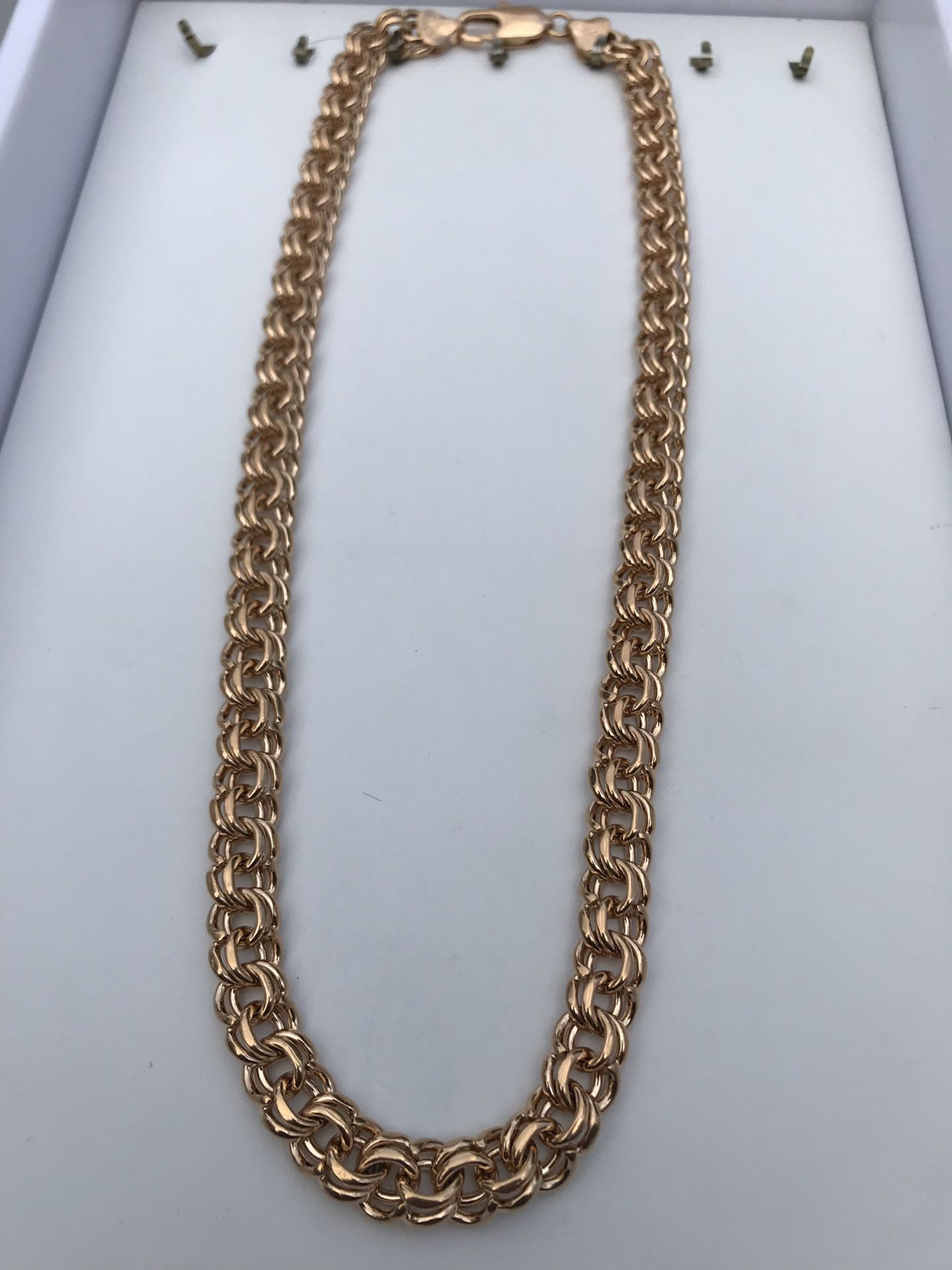 Louis vuitton blooming strass necklace basically brand new for Sale in The  Woodlands, TX - OfferUp