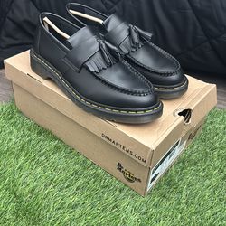 Doc marten black adrian ys size 11