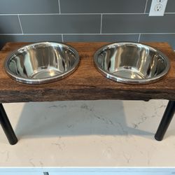 New Live edge oak raised pet feeder.
