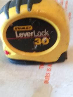 STANLEY 30FT SELF LOCKING. & LEVEL