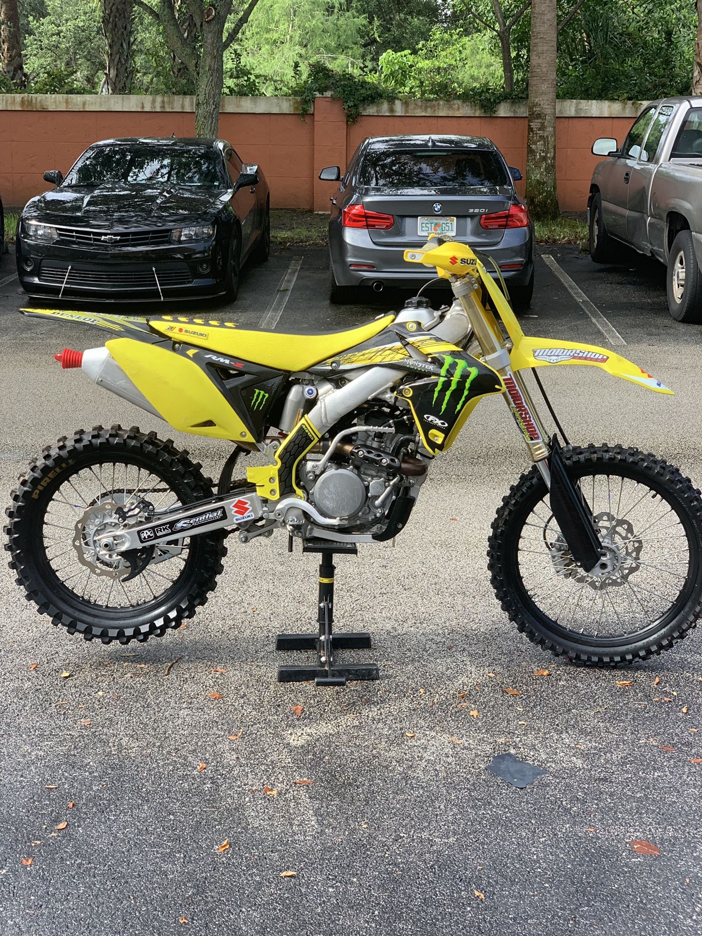 2015 Suzuki rmz 250 Brand new only 17 hours ,Title in hand for Sale in