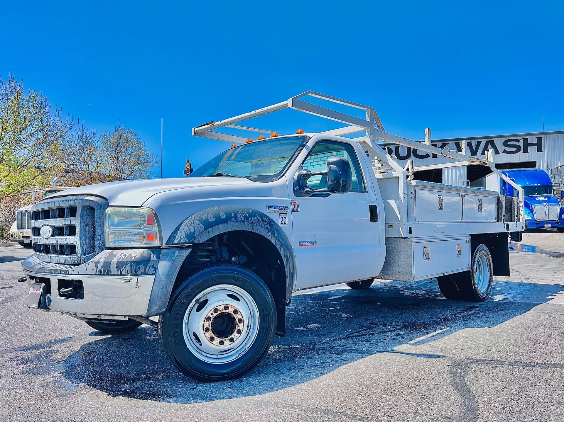 Ford F-450 6.0L Diesel Runs Good FlatBed Lift Gate