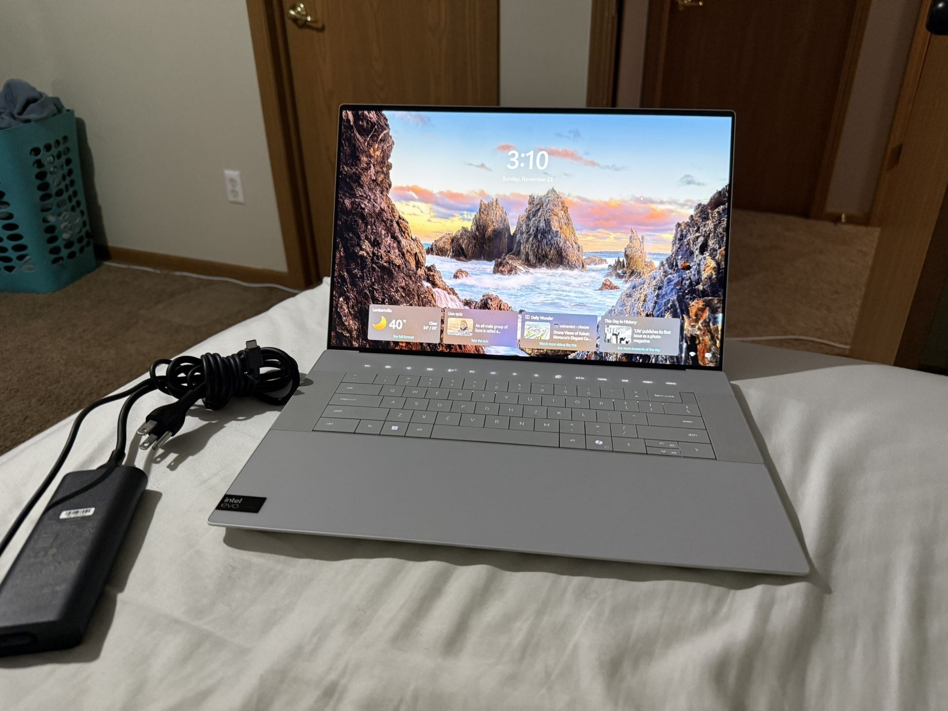 Dell XPS 16 9640 16.3" Laptop - Ultra 7 155H, 16GB Ram, 1TB SSD, RTX 4050, W11H