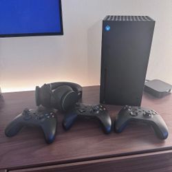 Series X 1TB SSD Home Console - Black - With Controllers & Headset