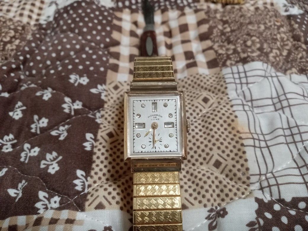 14k Gold Vintage Monarch Aouto.
