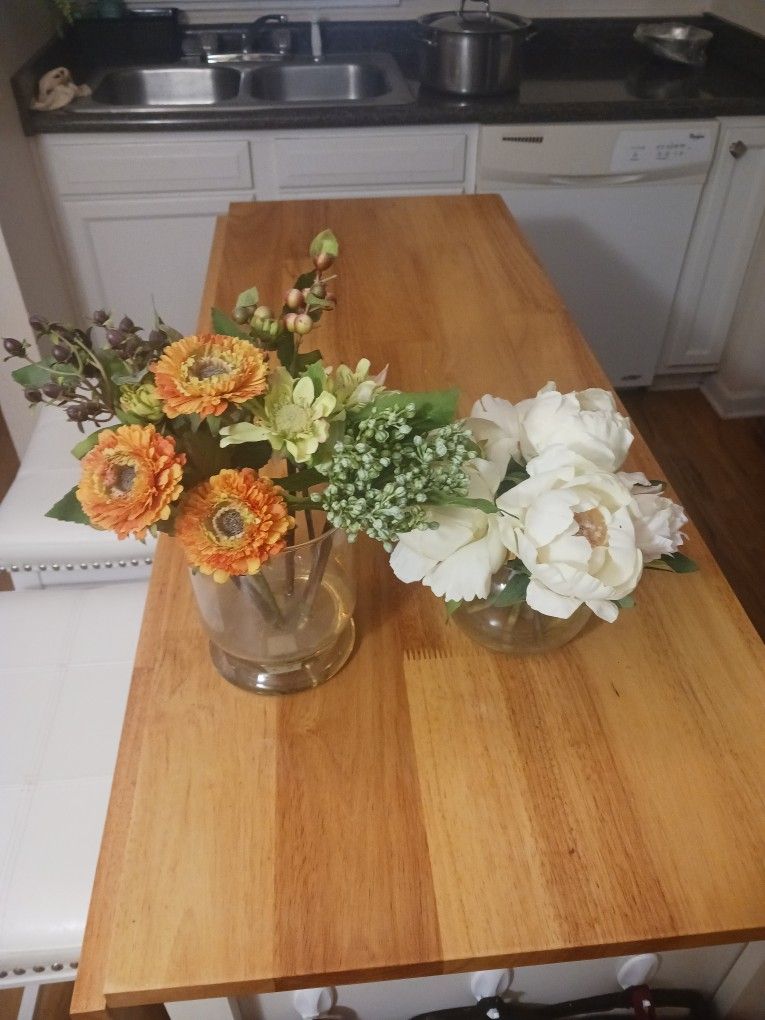 Artificial Flowers/ Decor