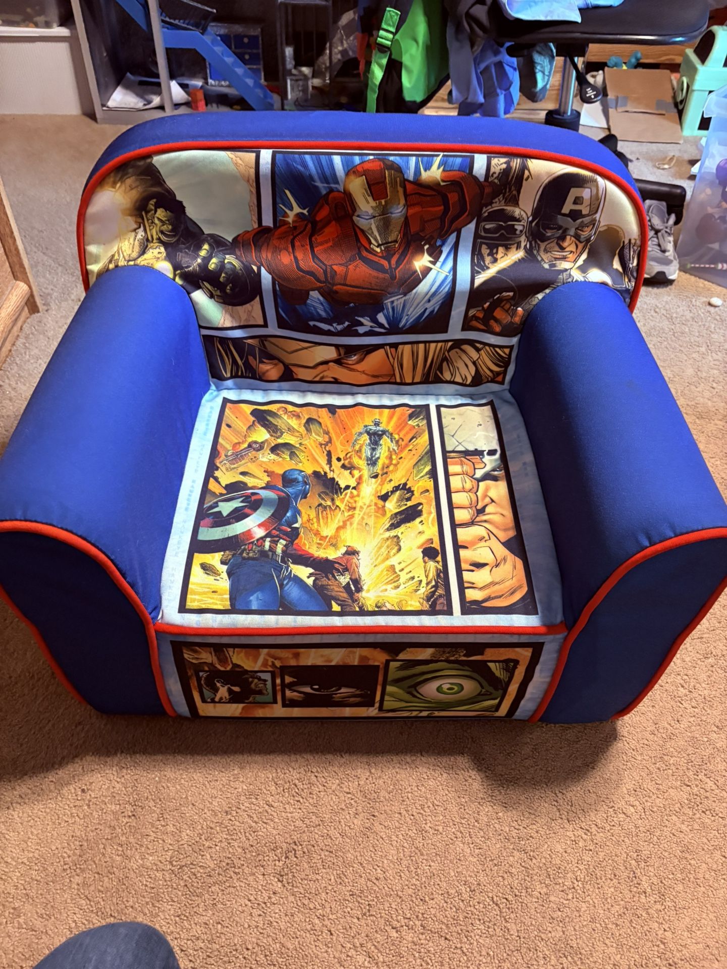 Delta Children Foam Snuggle Chair, Marvel Avengers