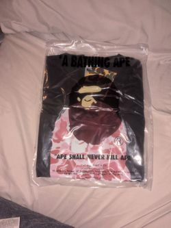 MEDUIM black with pink camo bape shirt