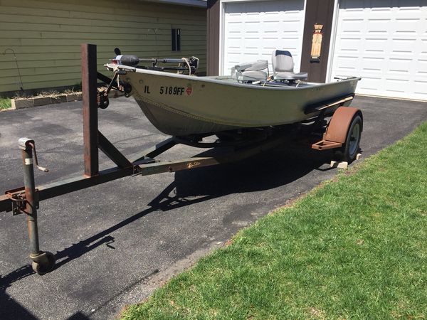 14ft Jon boat for Sale in Hinckley, IL - OfferUp