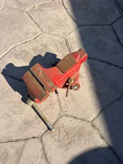 Bench vice