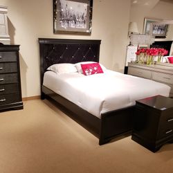 4PC Queen Bedroom Set