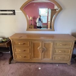 High end bedroom set 6 pieces