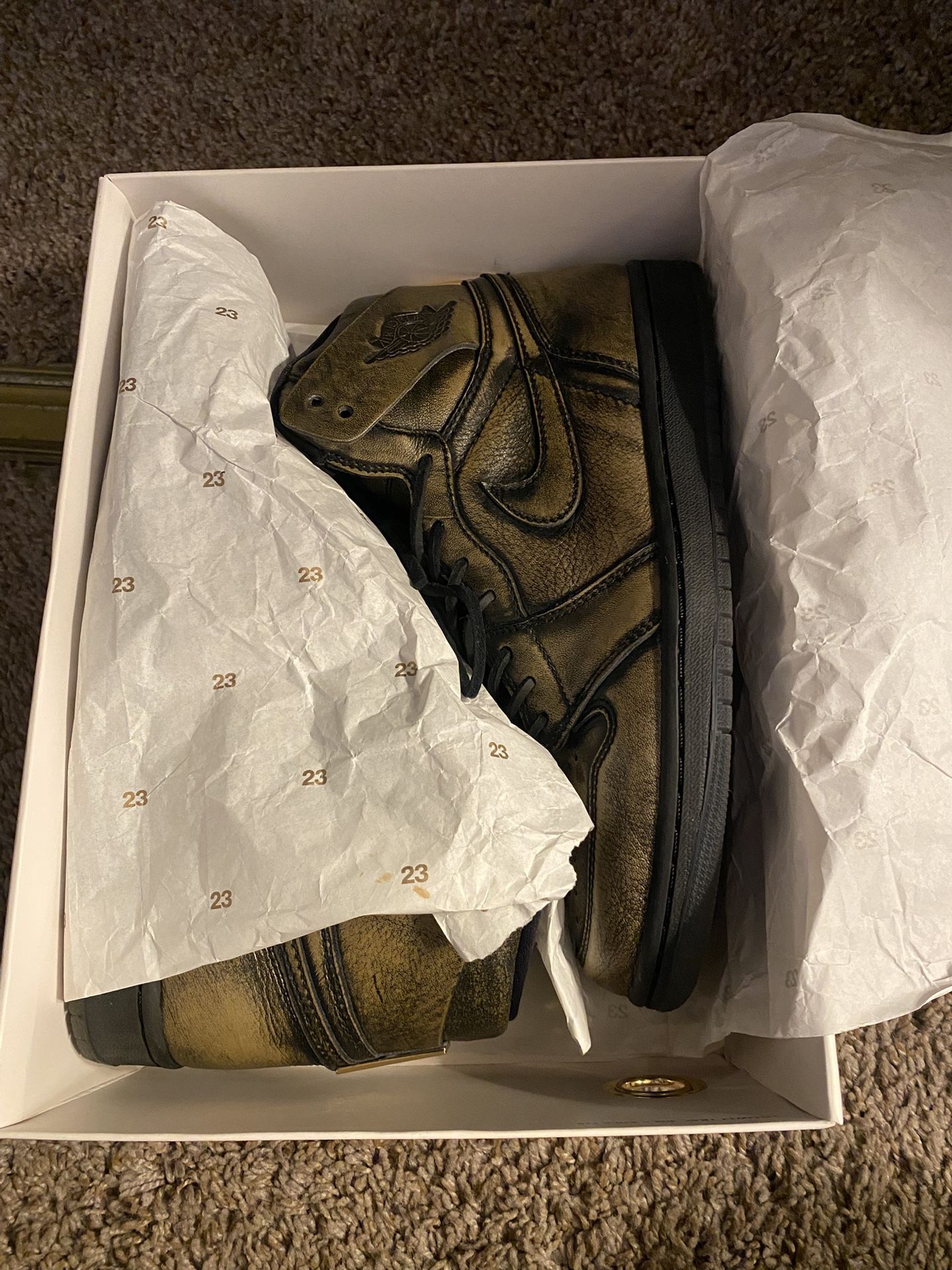 2017 Nike Air Jordan I “Wings” Size 8