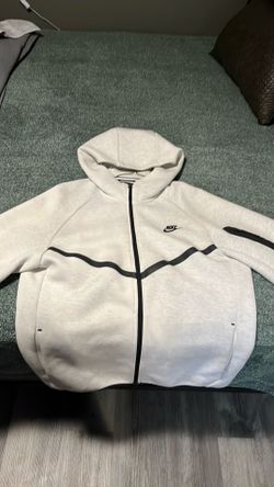 White Nike Tech/size Medium