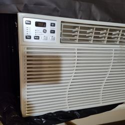 GE -  10,000 BTU  Airconditioner 