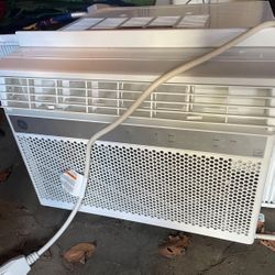 GE 14000 BTU Air Conditioner 