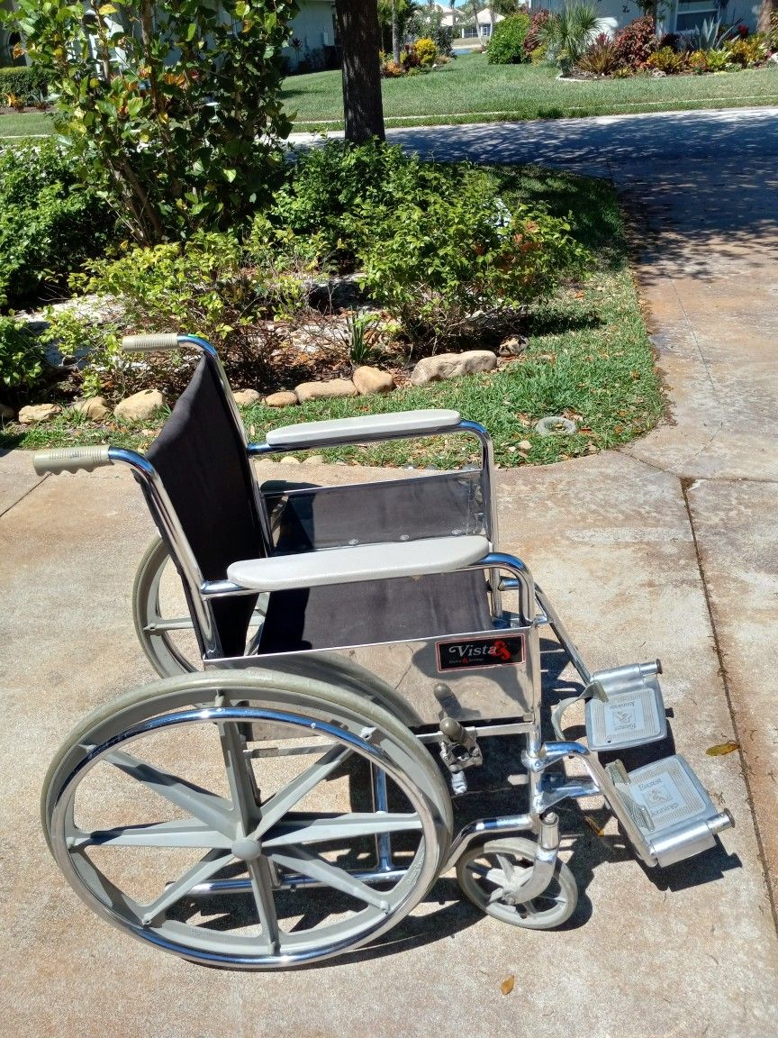 Wheelchair With Footrest