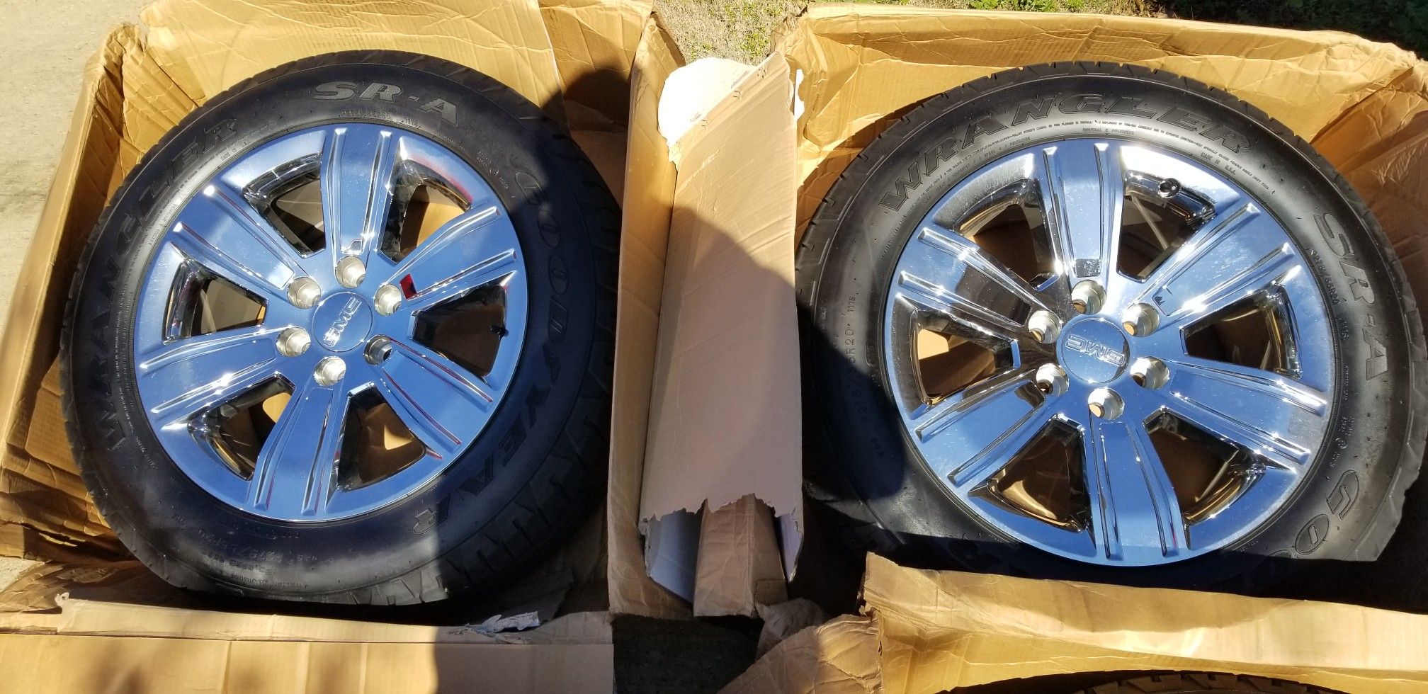 GMC SIERRA 1500 CHROME RIMS/WHEELS for Sale in Canton, MS - OfferUp
