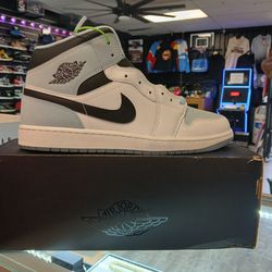 Air Jordan Mid 1 se / Size 13 / original box