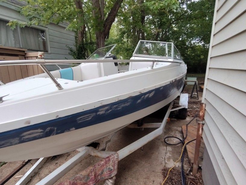 Ski Boat. 3.7, Classic