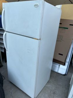 Frigidaire Fridge / Refrigerator Apartment size