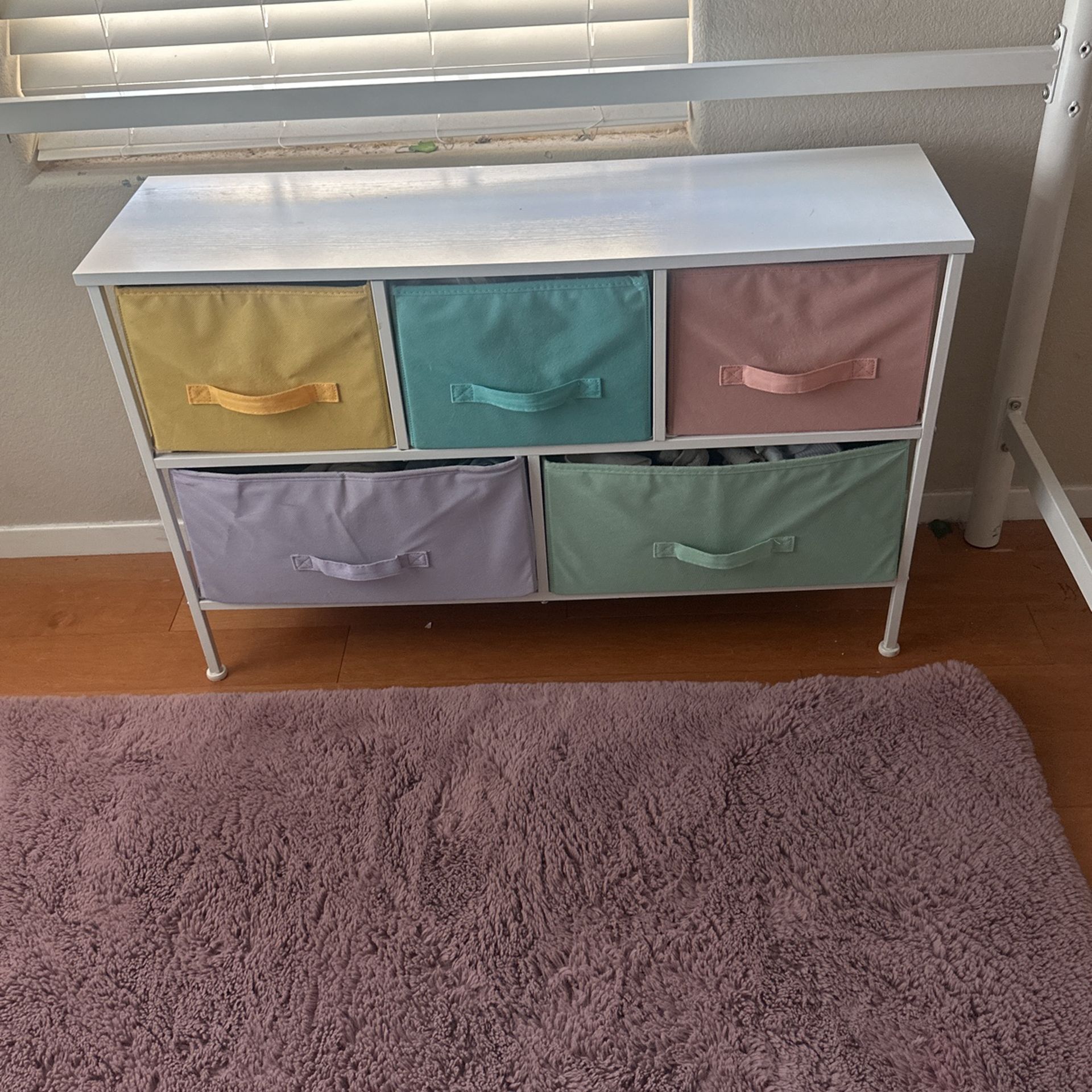 Dresser With Removable Bins