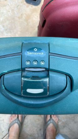Vintage Samsonite rolling suitcase
