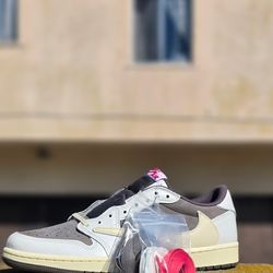 Travis Scott Jordan 1 reverse mocha