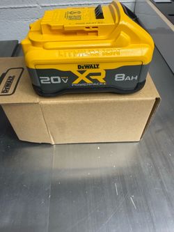 Dewalt 8 amp powerpack battery NEW