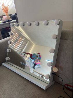 Vanity mirror