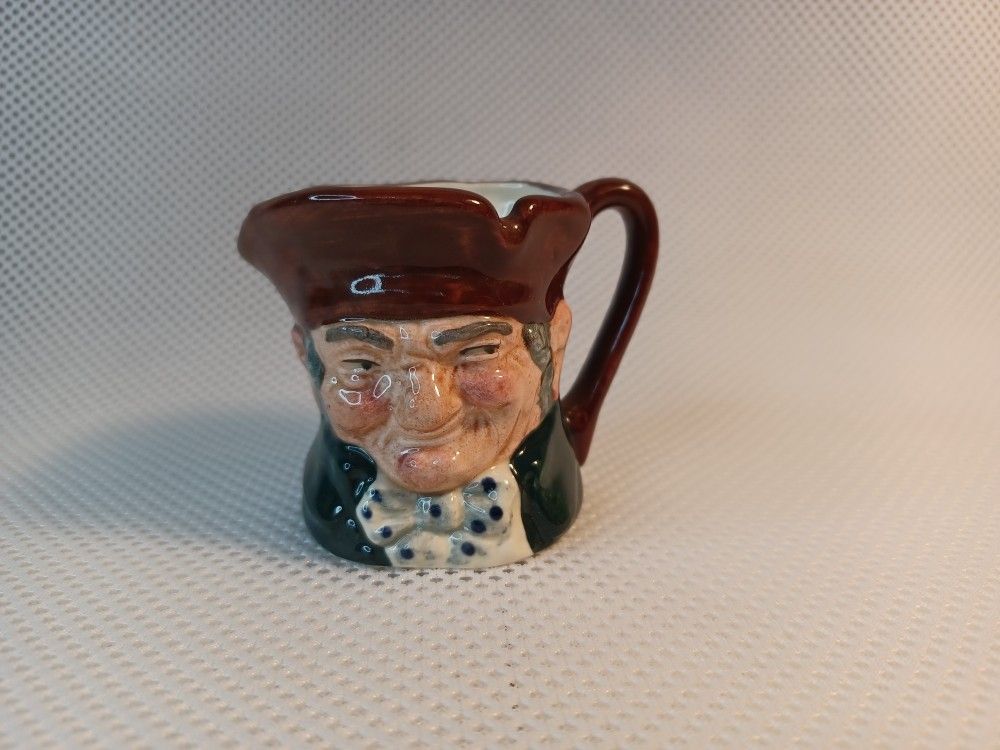 OLD CHARLEY D6046 ROYAL DOULTON MINI TOBY MUG 2-1/4" H